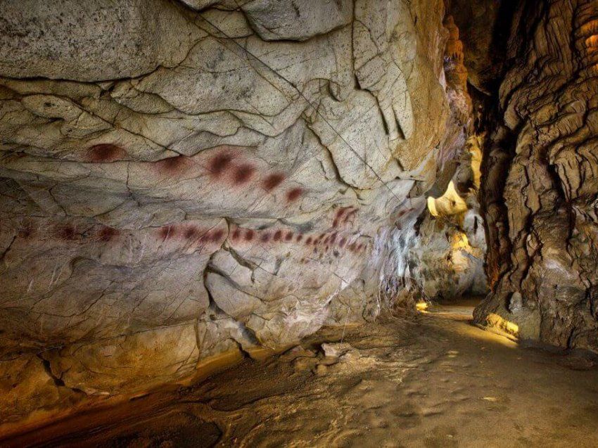 Panel de puntos rojos