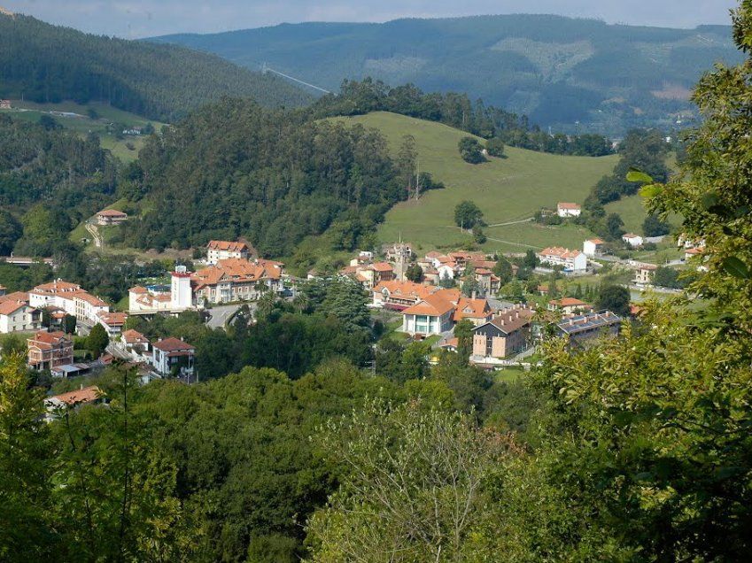Villa de Puente Viesgodesde Monte Castillo