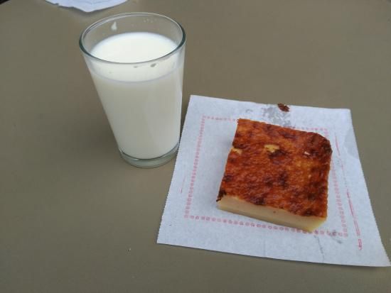 Leche y quesada pasiega